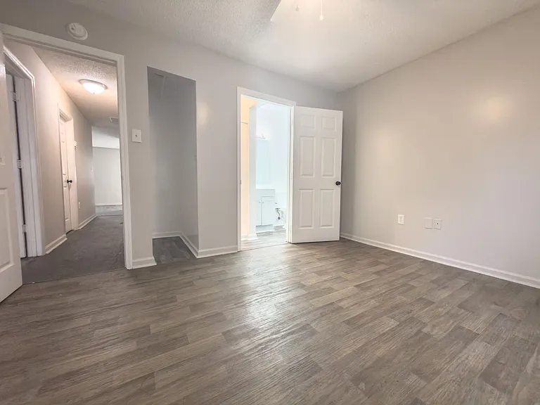 5648 Dobson St — Photo 15