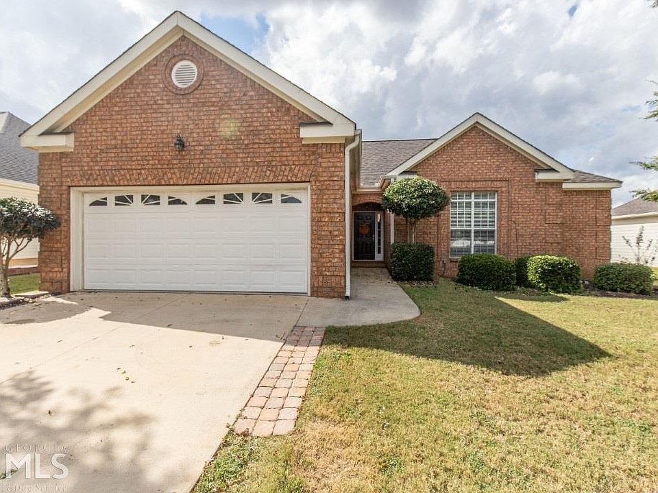 2nd image of 108 Oldfield Ct