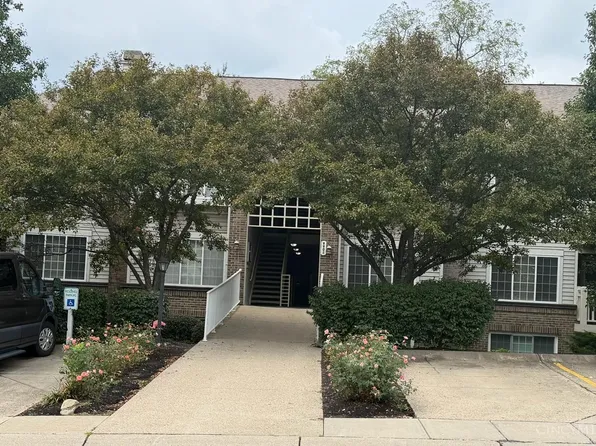 9901 Regatta Dr Unit 105, Colerain Twp, OH 45252