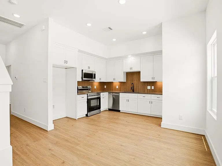 7841 Sunnyhill St #A — Photo 5
