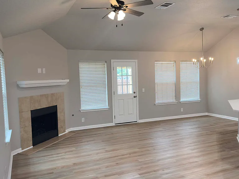 107 Fishbaugh Ln — Photo 4