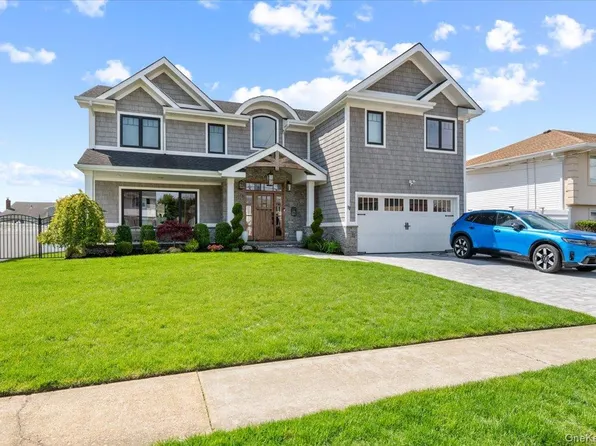 17 Anchor Drive, Massapequa, NY 11758
