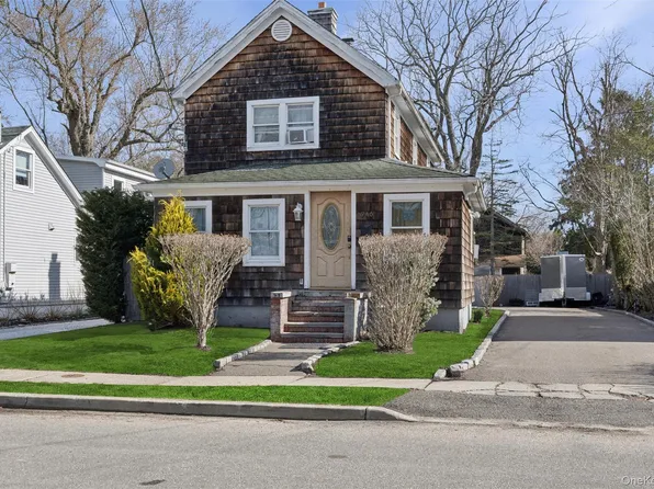 346 Maple Avenue, Riverhead, NY 11901