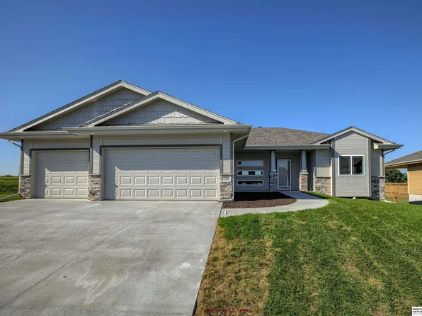 12035 S 45th St, Bellevue, NE 68133