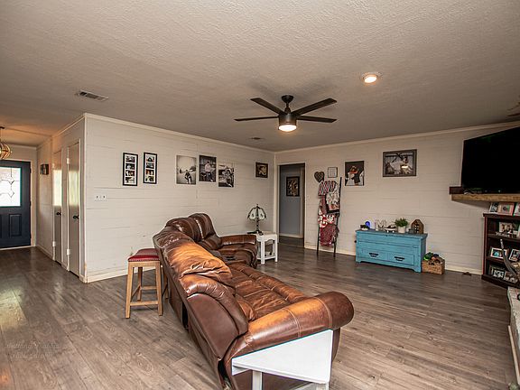3rd image of 105 Mockingbird Ln