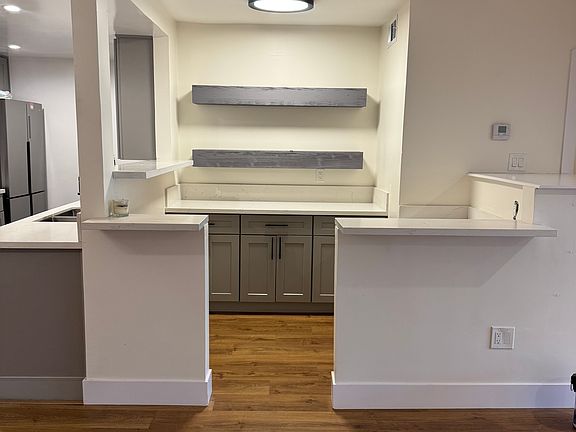 5th image of 916 S Sherbourne Dr APT 104