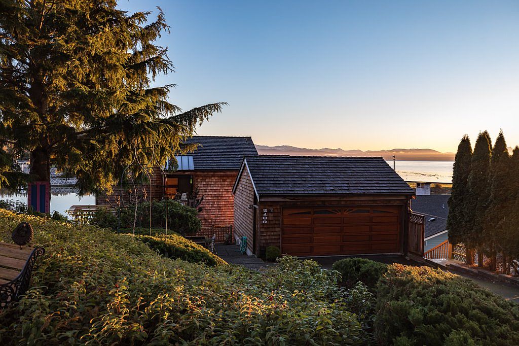 Oak Harbor, WA 98277