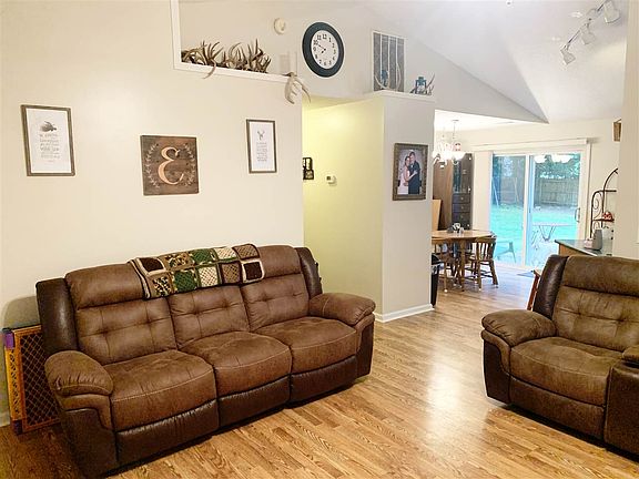 2nd image of 38 Webb Creek Ct