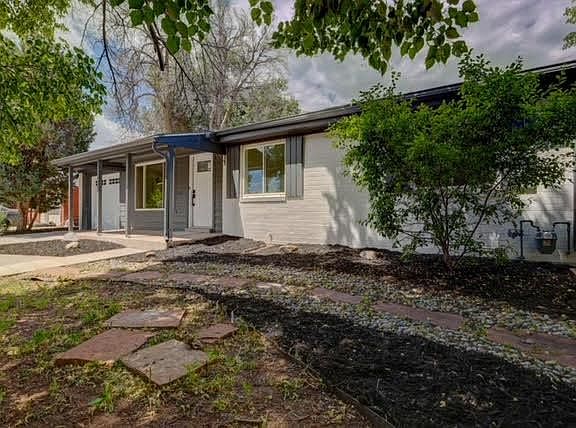 4th image of 647 S Jasmine Way