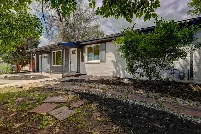 647 S Jasmine Way — Photo 4