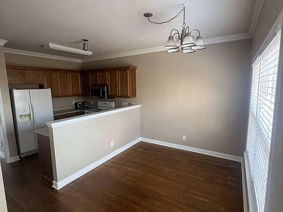 3rd image of 207 Dakota Dr #207