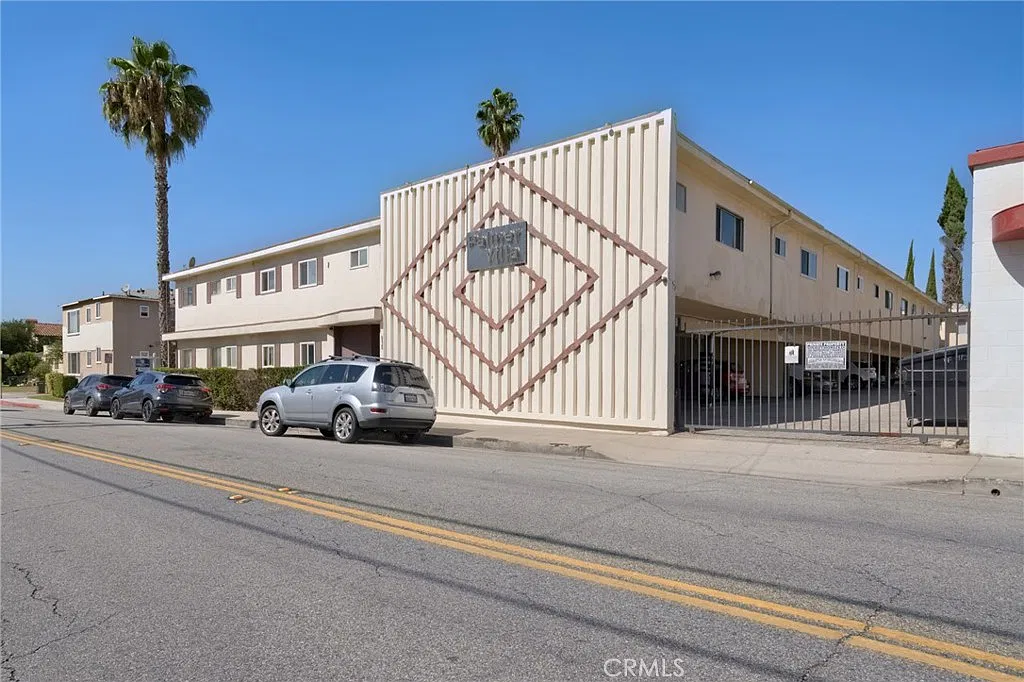 Studio, 258 sqft, $1,800 — Photo 1