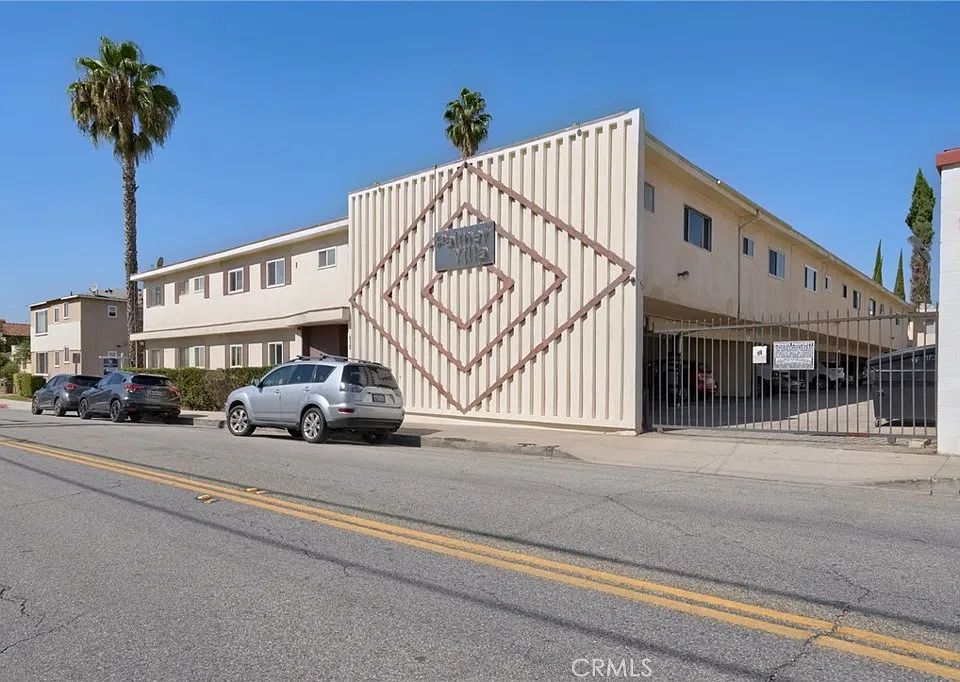 915 E Palmer Ave #12