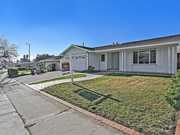 3rd image of 2011 Minto Dr