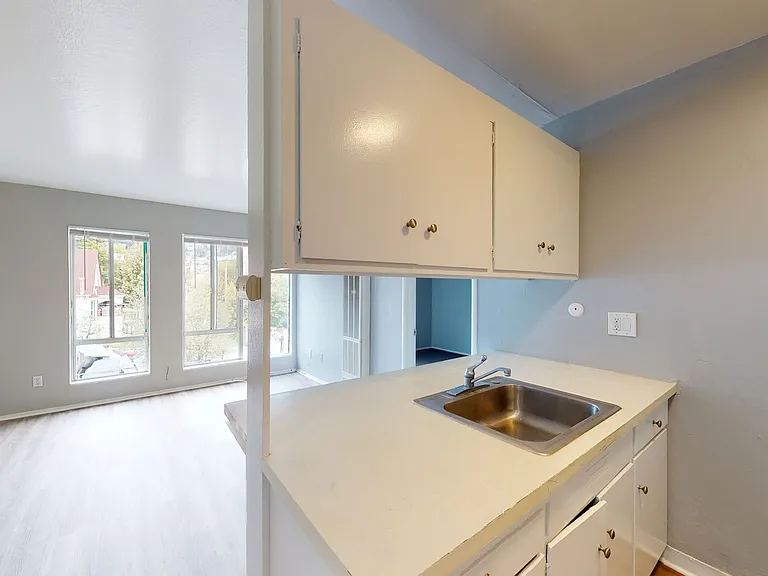 7036 MacArthur Blvd — Photo 41