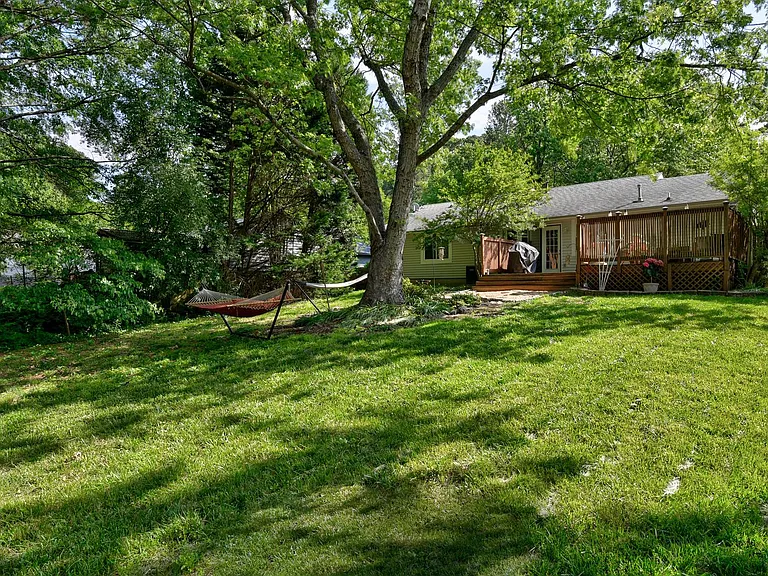 2598 Redfield Dr — Photo 23