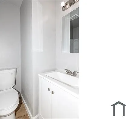 526 Stratford Ct — Photo 12