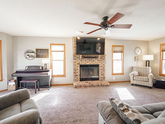 2nd image of 2119 Village Ln