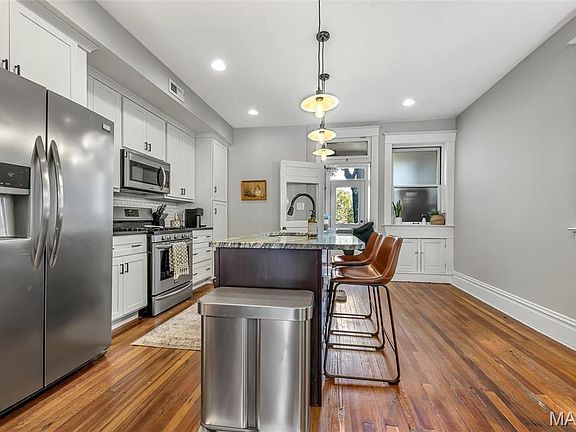 2nd image of 2318 Louisiana Ave