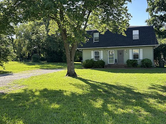 2nd image of 1140 E Main St