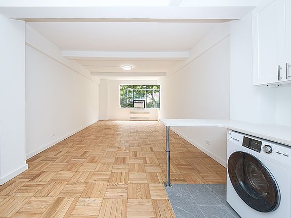 5th image of 30 E 37th St APT 5A