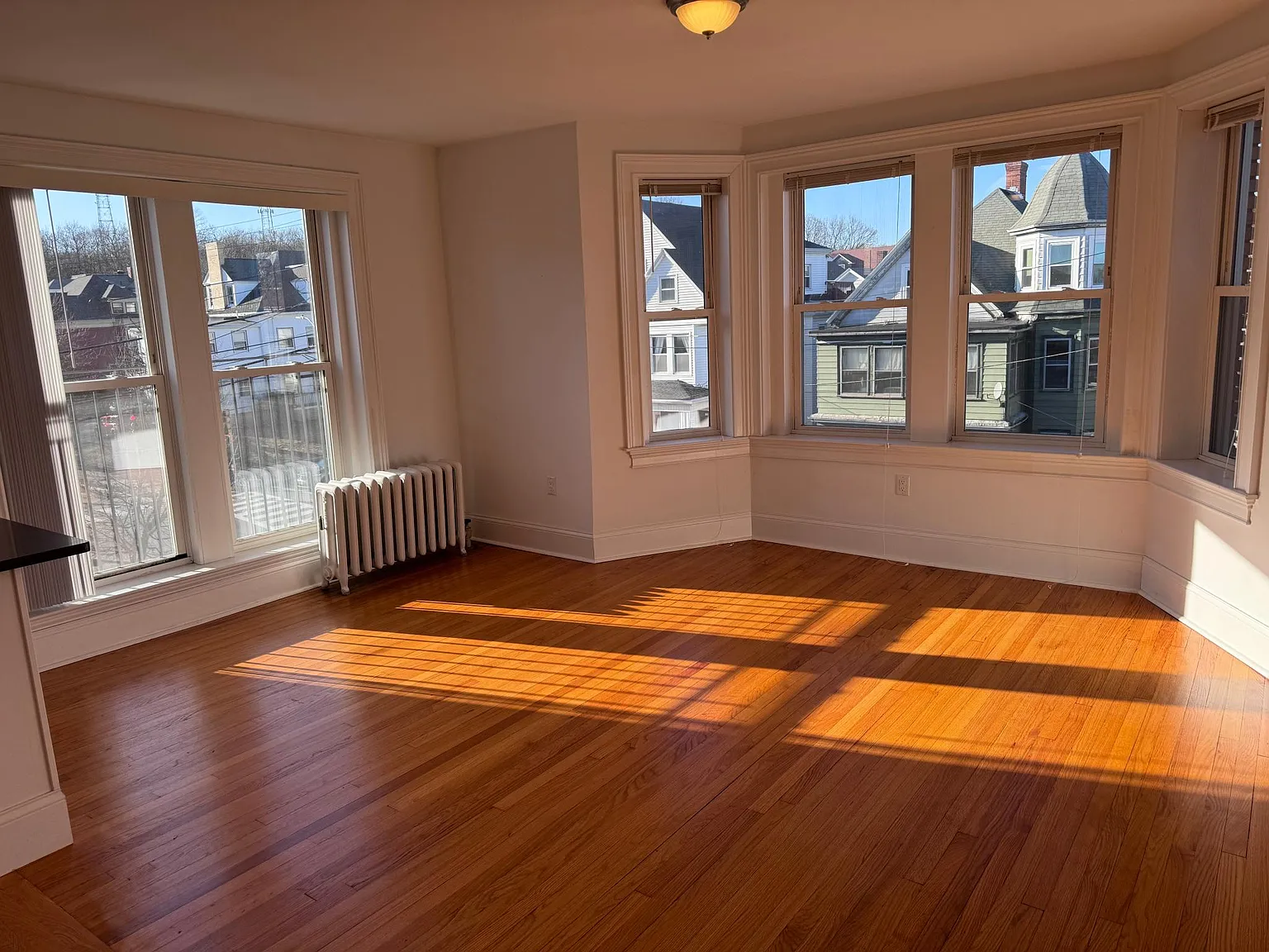 2 bed, 853 sqft, $2,400 — Photo 1