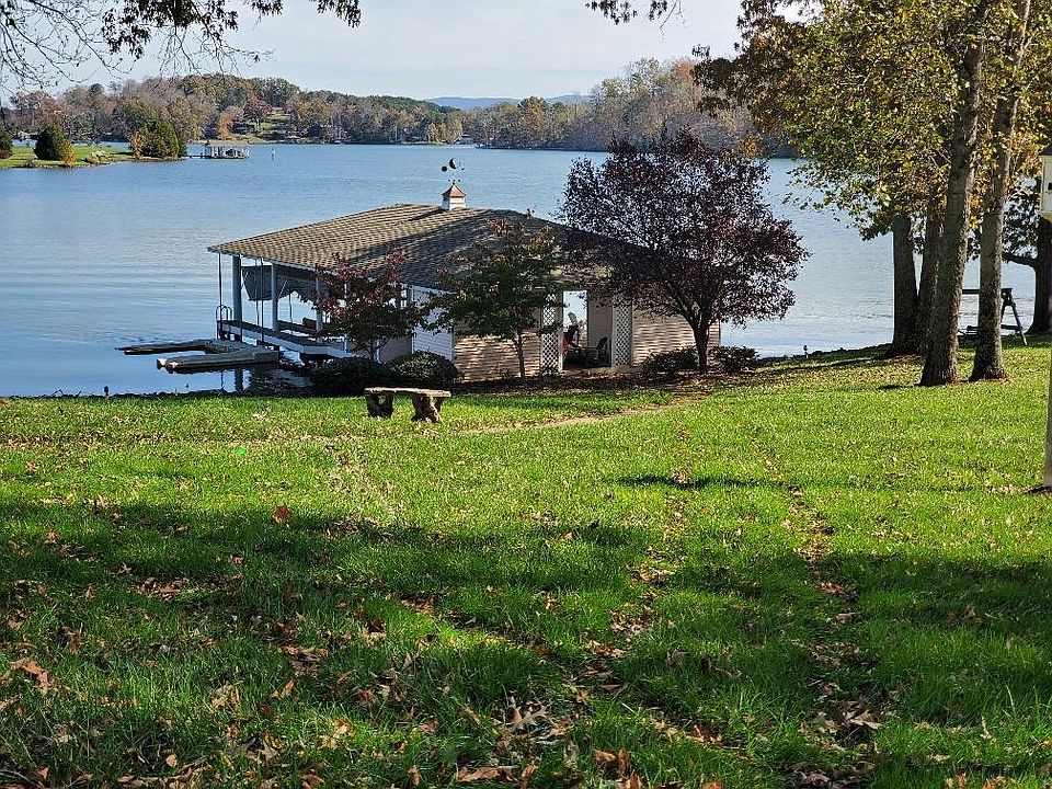 2nd image of 986 Three Quarter Point Rd