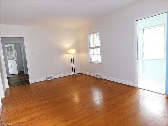 2nd image of 1132 W Northwood St