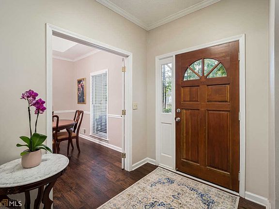 4th image of 1010 Lake Forest Ln