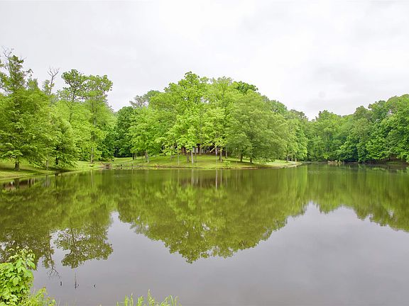 3rd image of 5894 S 500 W