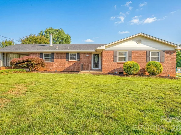 4012 Allison St, Hickory, NC 28601