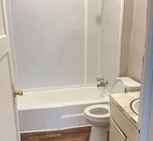 215 W Magnolia St — Photo 8