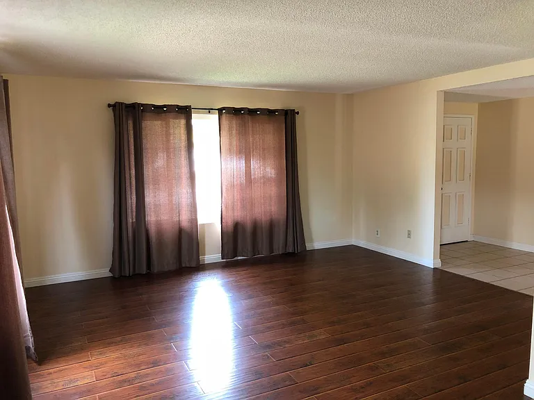 2159 Edinboro Ave — Photo 8