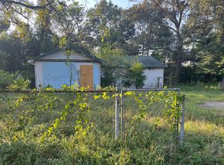 215 Hillvale St, Gloverville, SC 29828