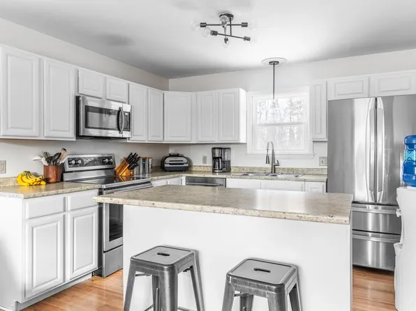 1392 Carmel Road N, Hampden, ME 04444