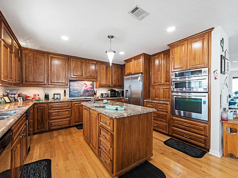 336 Admiral Cir — Photo 20