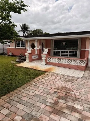 7648 Alhambra Blvd — Photo 1
