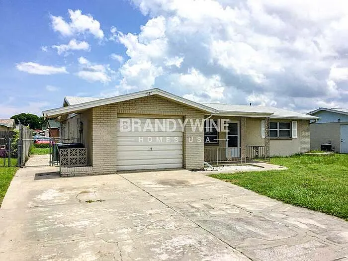 7317 Oak Crest Dr — Photo 1