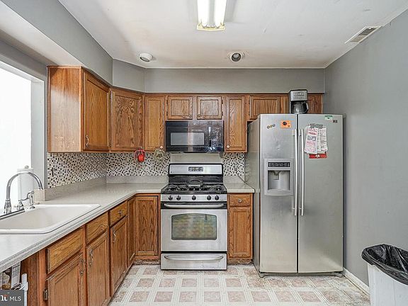 5th image of 36 Shady Brooke Ln