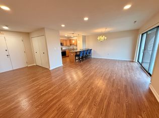1000 Paradise Rd N #3R, Swampscott, MA 01907