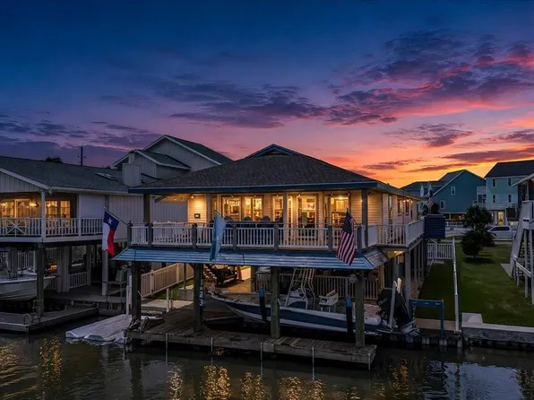 4023 Nueces Dr, Galveston, TX 77554