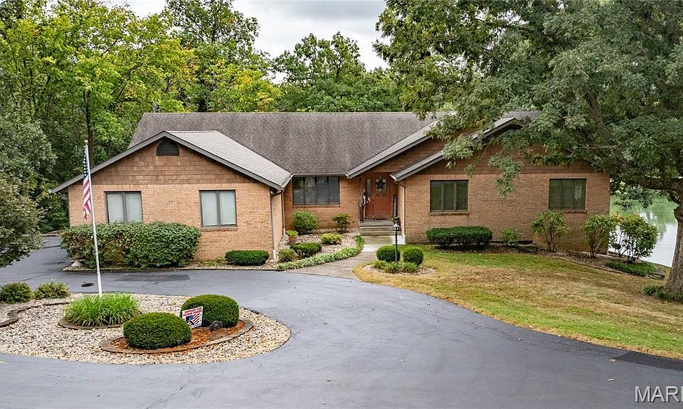 1st image of 106 Lake Dr