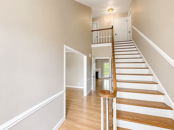 3rd image of 202 Mallowrose Ln