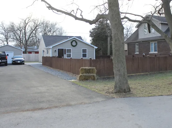 304 Dell Park Ave, Lockport, IL 60441