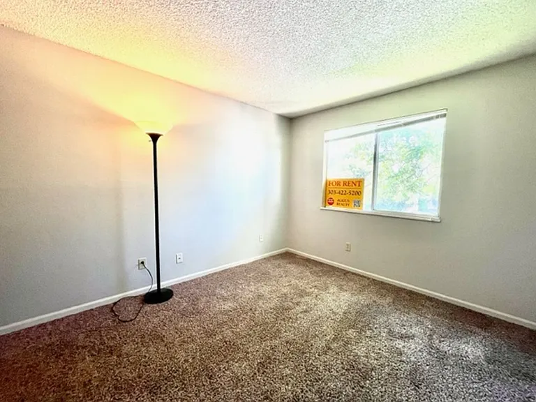 8555 Fairmount Dr #E203-E20 — Photo 35