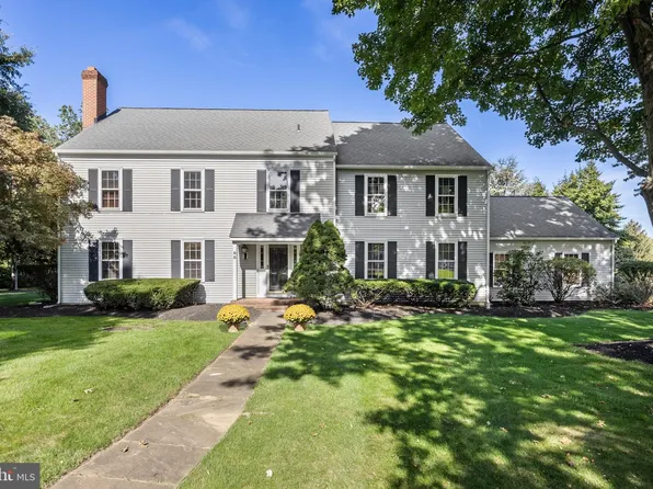 55 Cove Rd, Moorestown, NJ 08057