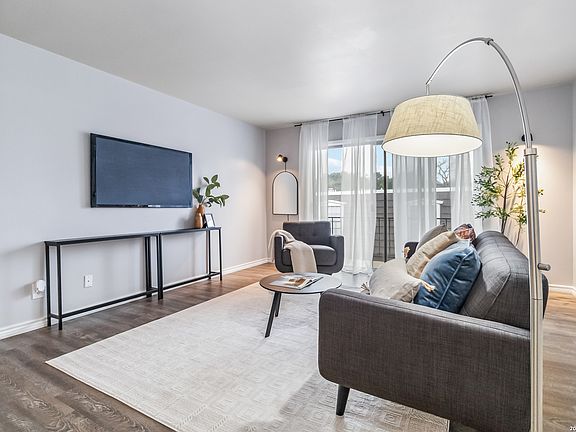 3rd image of 8038 Broadway #225L