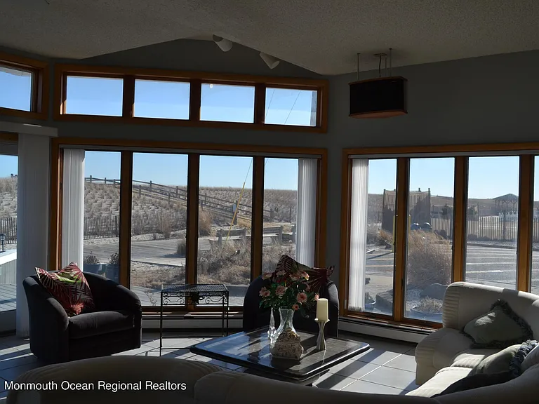 106 Oceanfront — Photo 22