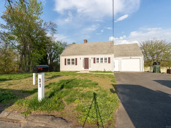 31 Linsal Street, Windsor Locks, CT 06096