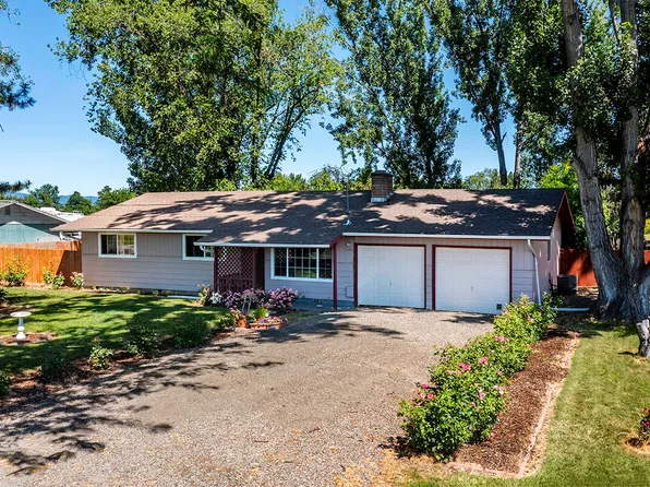 2705 Randall Ave, Central Point, OR 97502